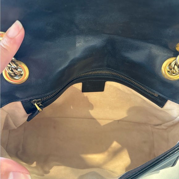 GUCCI Calfskin Matelasse Small GG Marmont Shoulder Bag Black - Picture 7 of 9